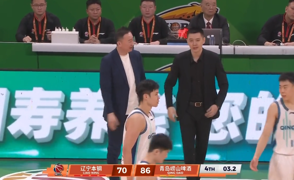 开云体育-轰33分还是惨败！硬汉也止不住落泪，粤迷评论区落井下石，太讽刺