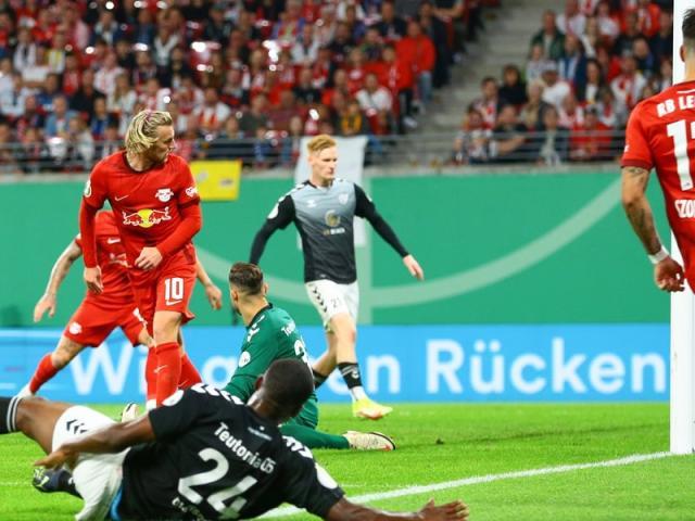 1661946716570048835.jpg 开云官网-维尔纳戴帽,替补踢得开心,莱比锡还差一个主管