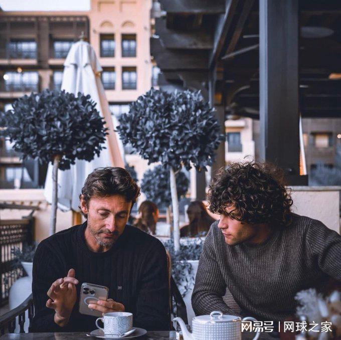 费雷罗被爆在IG上已经取关阿卡,昔日师徒彻底分道扬镳